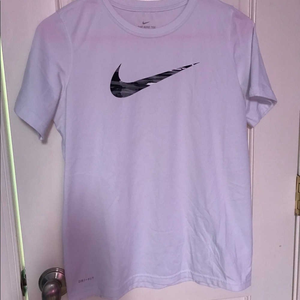 White tee